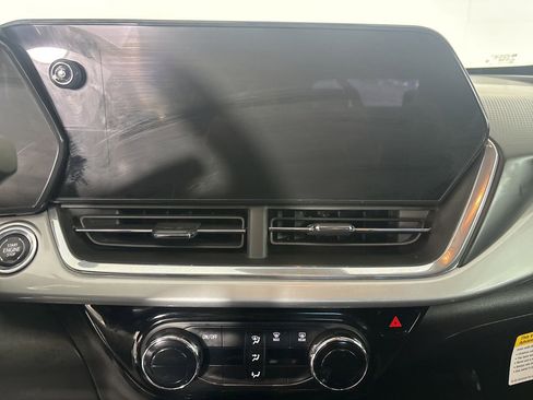 Used 2024 Chevrolet Trax LT image 14