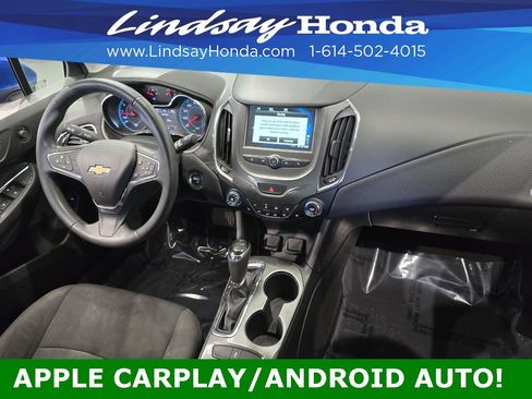 Used 2017 Chevrolet Cruze LT w/ Convenience Package image 10