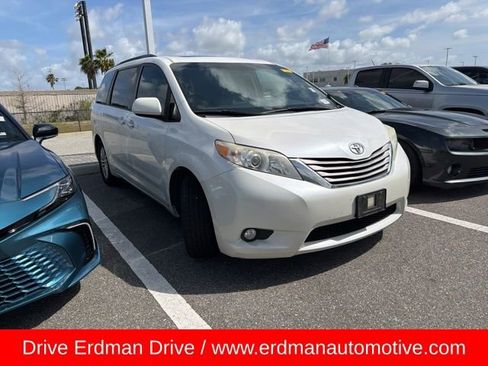 Used 2016 Toyota Sienna XLE w/ XLE Navigation Package image 1