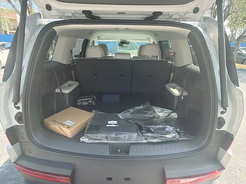 New 2026 Hyundai Santa Fe SE FWD image 18