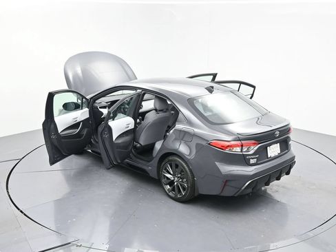 Used 2025 Toyota Corolla SE FWD image 22