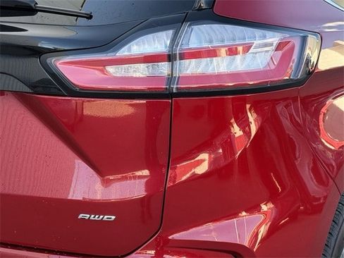 Used 2024 Ford Edge Titanium image 7