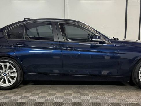 Used 2017 BMW 320i xDrive Sedan AWD/4WD image 2