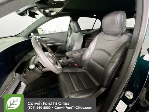 Used 2024 Cadillac XT4 Sport image 24