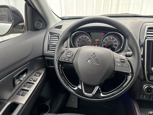 Used 2023 Mitsubishi Outlander Sport SE image 23