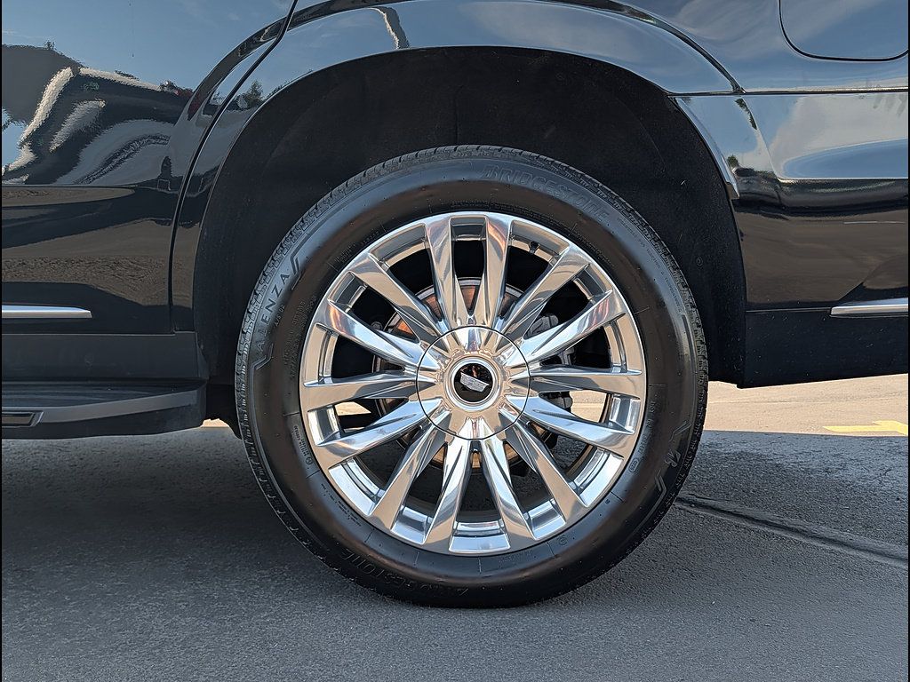 Used 2023 Cadillac Escalade Premium Luxury AWD/4WD image 11