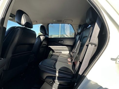 Certified 2023 Nissan Pathfinder SL w/ Lighting Package (N92) image 26