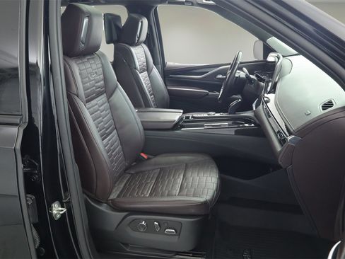 Used 2021 Cadillac Escalade Sport Platinum image 13