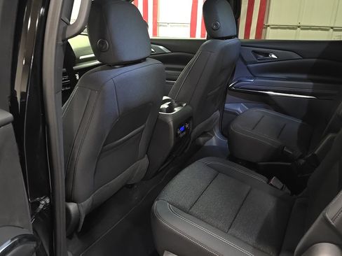 New 2026 Chevrolet Traverse LT image 12