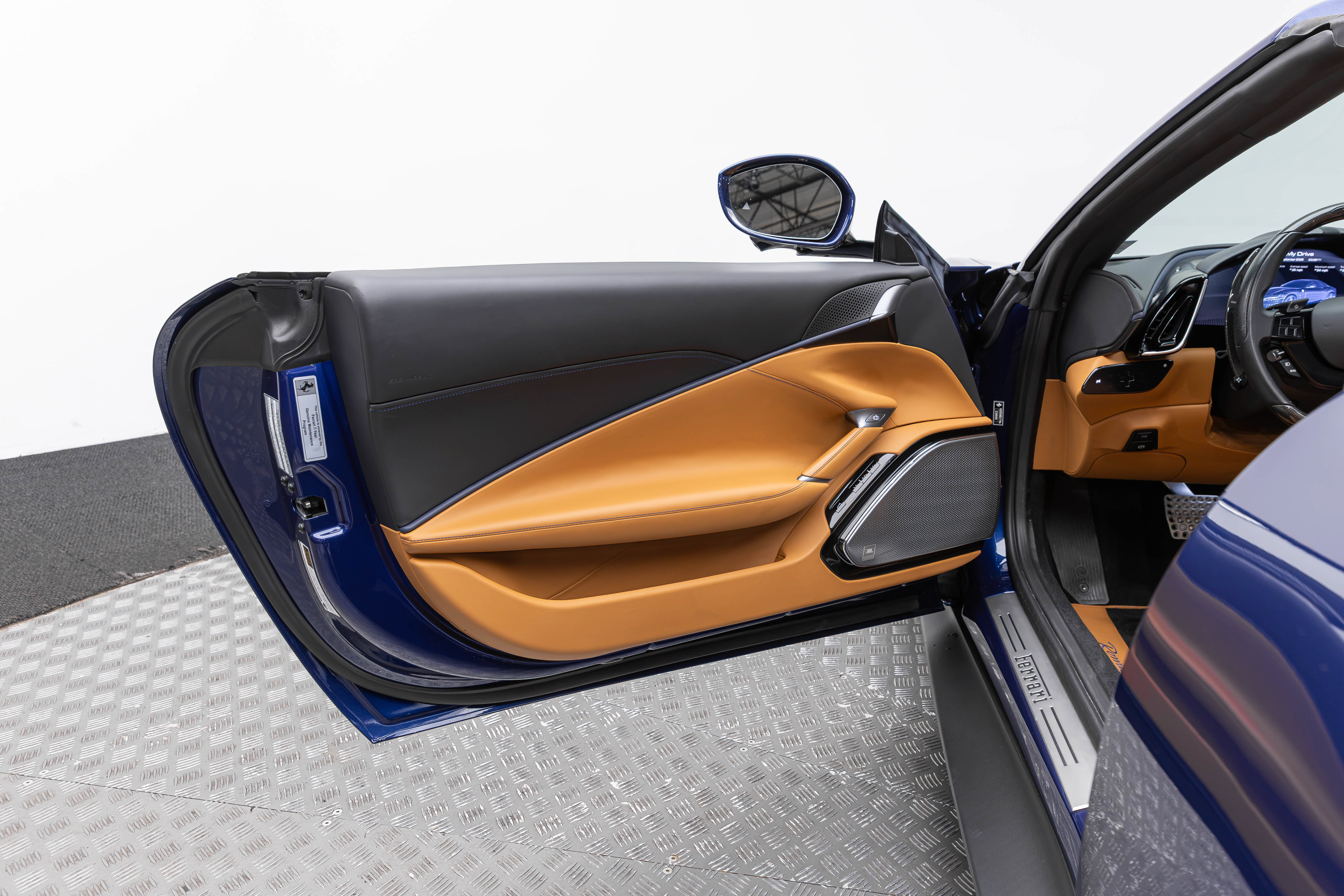 Used 2025 Ferrari Roma Spider RWD image 11