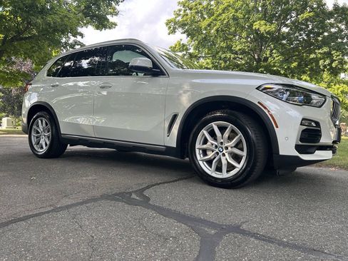 Used 2019 BMW X5 xDrive40i w/ Luxury Seating Package AWD/4WD image 2