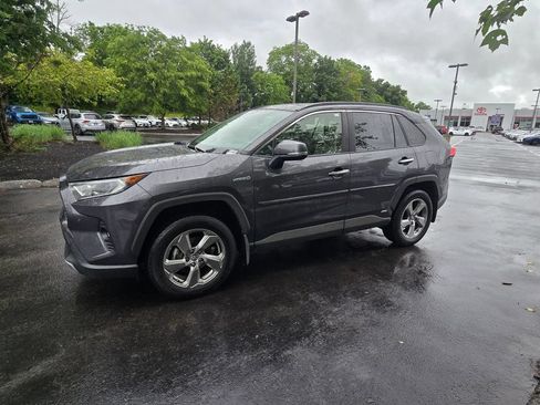 Used 2019 Toyota RAV4 Limited AWD/4WD image 3