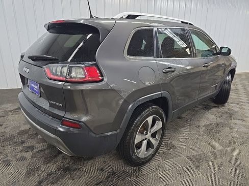 Used 2019 Jeep Cherokee Limited image 10
