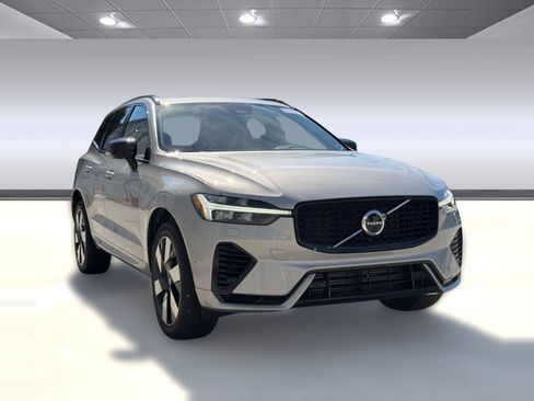 Used 2024 Volvo XC60 T8 Plus w/ Protection Package Premier AWD/4WD image 7