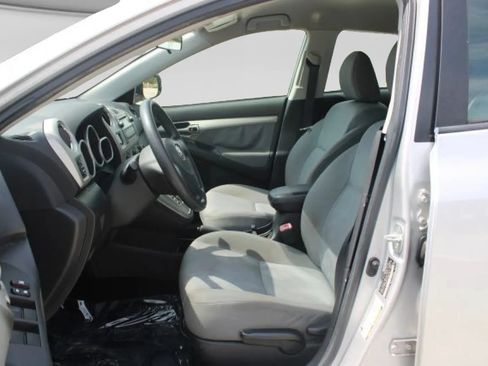 Used 2009 Toyota Matrix FWD image 8