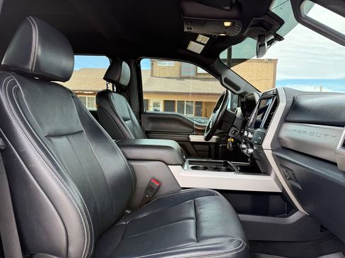 Used 2022 Ford F250 Lariat image 27