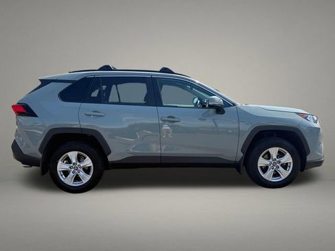 Used 2021 Toyota RAV4 XLE AWD/4WD image 6