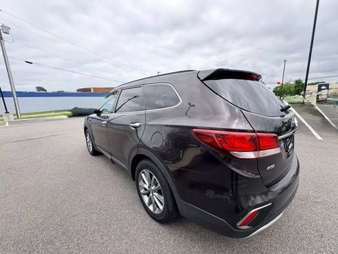 Used 2018 Hyundai Santa Fe SE AWD/4WD image 3