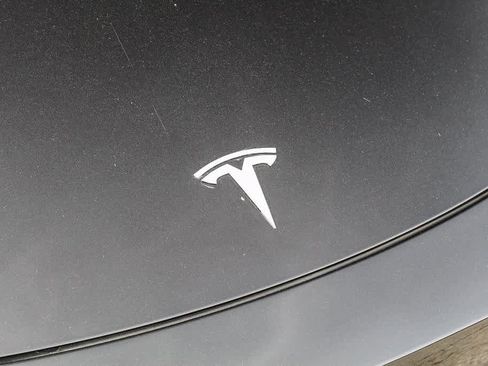 Used 2023 Tesla Model Y Long Range image 5