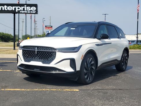 New 2026 Lincoln Nautilus Reserve AWD/4WD image 2