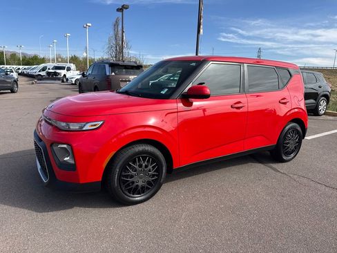 Used 2020 Kia Soul LX FWD image 18