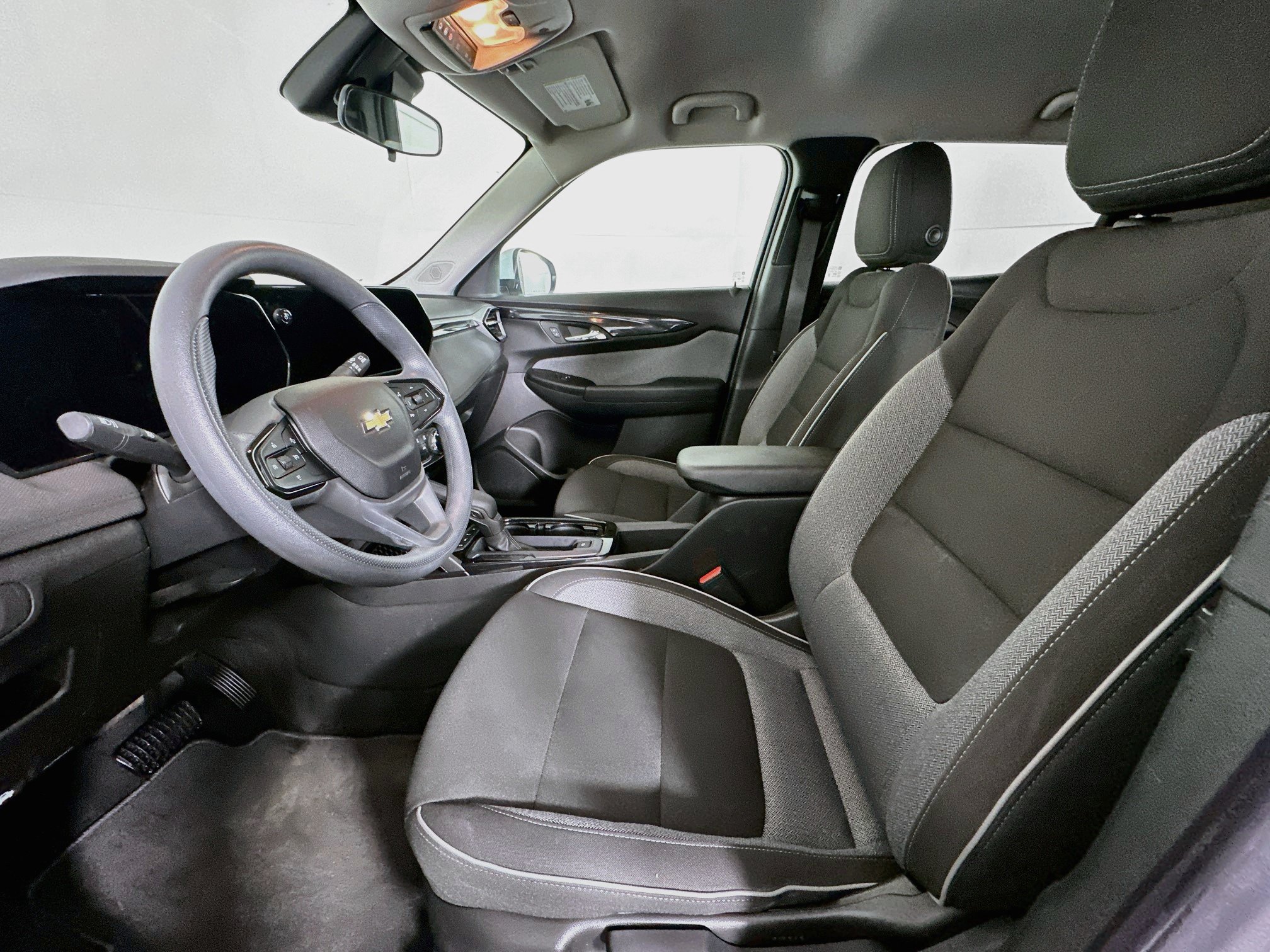 Used 2024 Chevrolet TrailBlazer LT w/ Driver Confidence Package FWD image 13