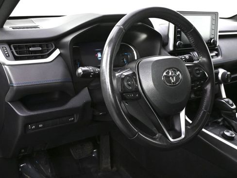 Used 2019 Toyota RAV4 XSE image 11
