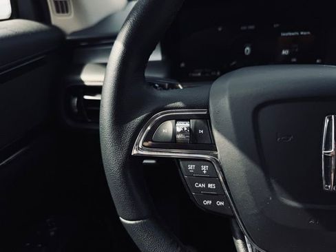 Used 2023 Lincoln Nautilus Standard image 26