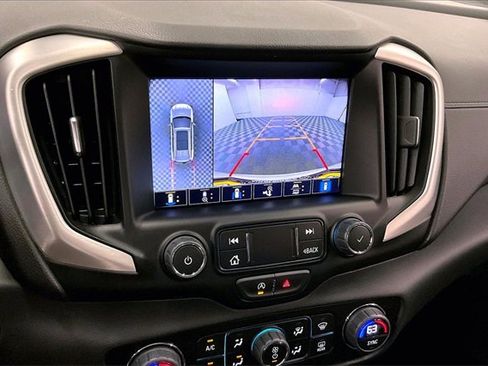 Used 2023 GMC Terrain SLT w/ Tech Package image 26