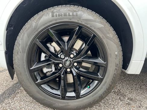 New 2025 Land Rover Discovery Sport S image 27