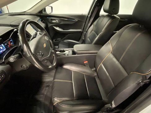 Used 2017 Chevrolet Impala Premier w/ Enhanced Convenience Package image 3