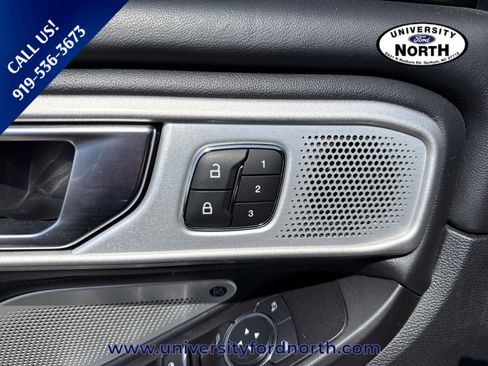 Used 2020 Ford Explorer Platinum w/ Premium Technology Package image 13
