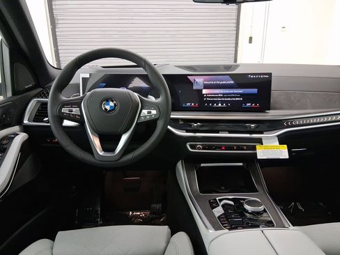 New 2026 BMW X5 xDrive40i w/ Climate Comfort Package image 4
