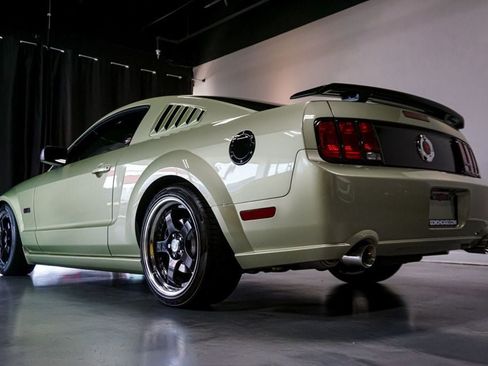 Used 2005 Ford Mustang GT RWD image 20