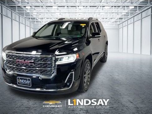 Used 2023 GMC Acadia Denali w/ Black Diamond Edition image 5