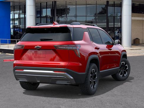 New 2026 Chevrolet Equinox ACTIV image 4