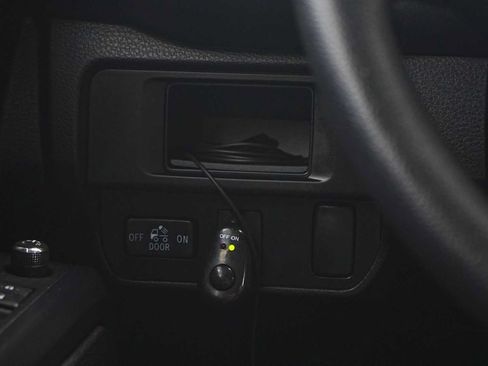 Used 2017 Toyota Tacoma SR w/ Tow Package AWD/4WD image 23