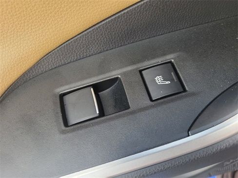 Used 2019 Toyota RAV4 Limited image 15