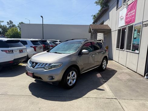 Used 2009 Nissan Murano SL w/ Technology Pkg FWD image 4