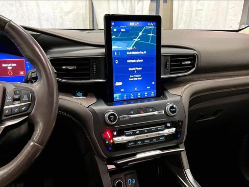 Certified 2020 Ford Explorer Platinum w/ Premium Technology Package image 6