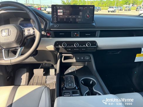 New 2026 Honda Pilot Touring image 6