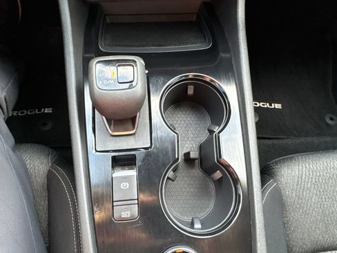 Used 2024 Nissan Rogue SV AWD/4WD image 22