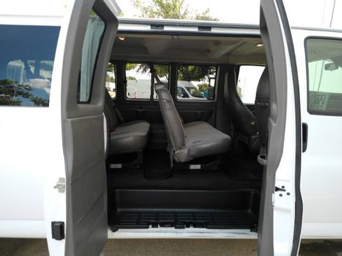 Used 2024 Chevrolet Express 3500 LT w/ LT Preferred Equipment Group RWD image 5