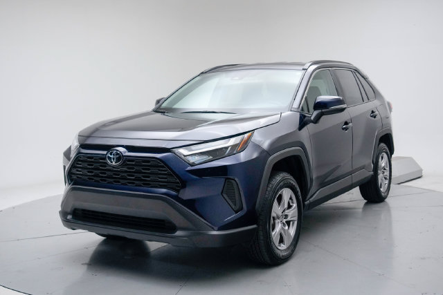 Used 2025 Toyota RAV4 XLE AWD/4WD image 1