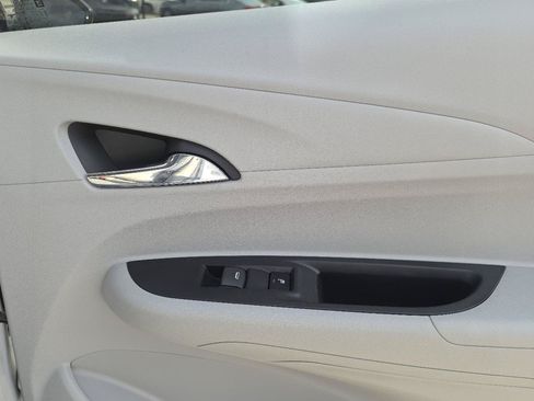 Used 2017 Chevrolet Bolt Premier w/ Driver Confidence II Package FWD image 18