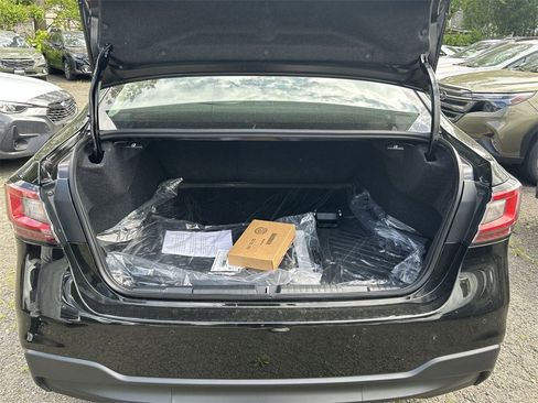 Used 2025 Subaru Legacy Limited image 17