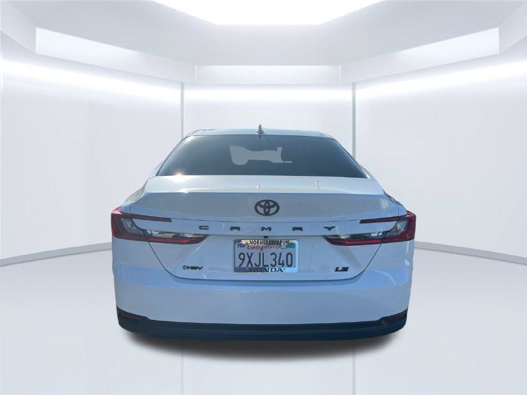 Used 2026 Toyota Camry LE w/ Convenience Package FWD image 4