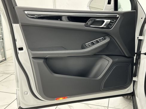 Certified 2024 Porsche Macan image 26