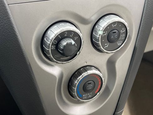 Used 2011 Toyota Yaris Sedan image 17