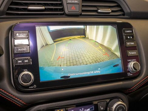 New 2025 Nissan Versa SR w/ Trunk Package image 9